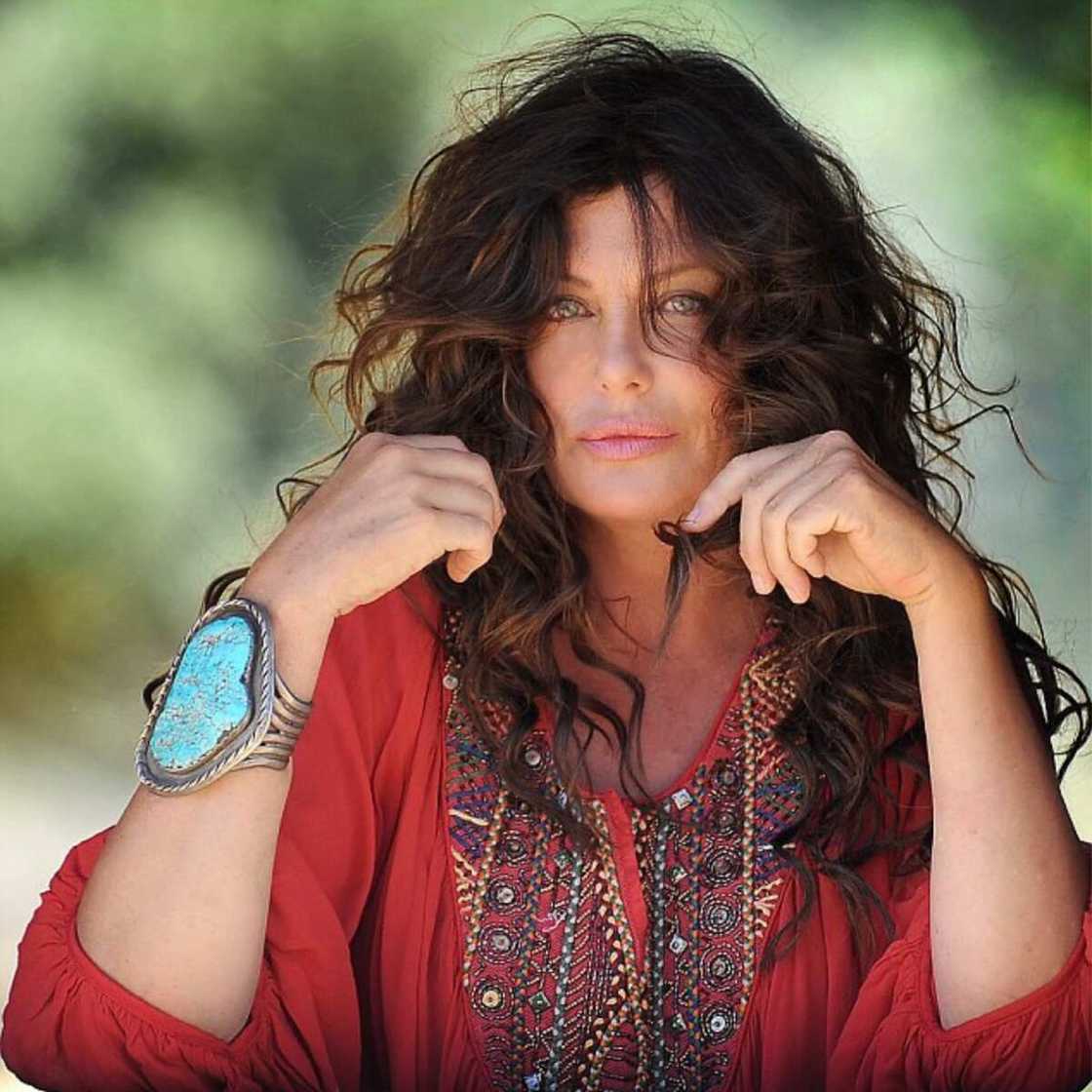 what does Kelly LeBrock look like now what does Kelly LeBrock look like now