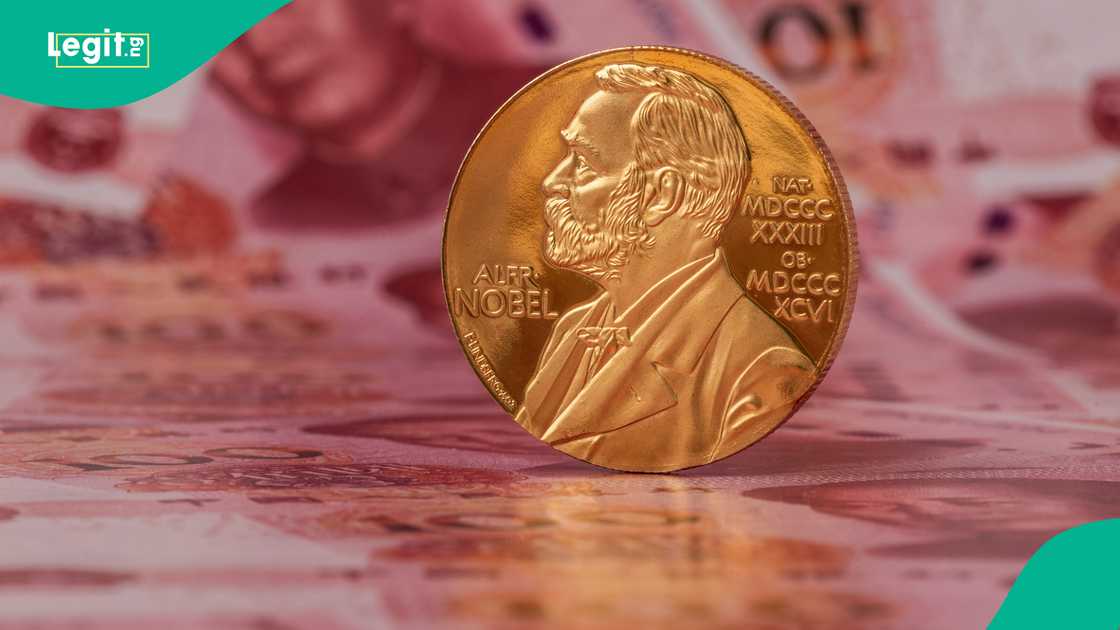 University suspends professor after fabricated Gold Medal of Philology surfaces.