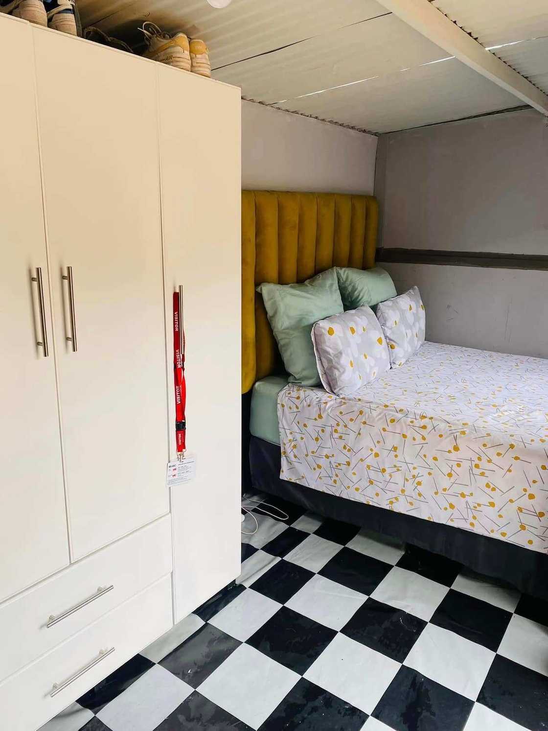 A lady has a vision to make her mkhukhu into her paradise. A lady has a vision to make her mkhukhu into her paradise.