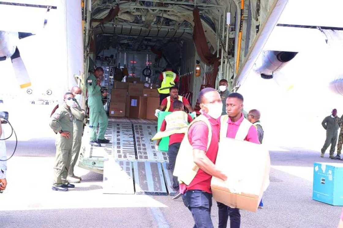 Coronavirus: NAF ta fara jigilar kayan tallafin da attajirin kasar China ya bawa Najeriya Coronavirus: NAF ta fara jigilar kayan tallafin da attajirin kasar China ya bawa Najeriya