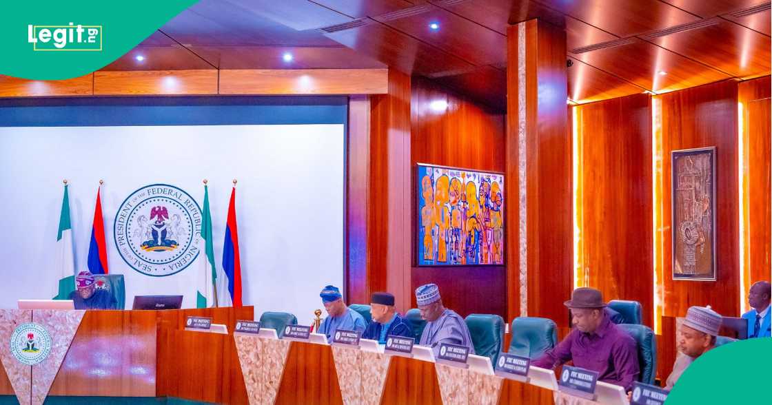 Taron FEC. Taron FEC.