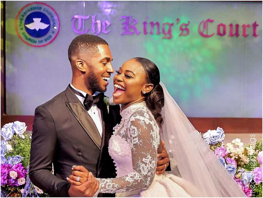 Covid-19: Bride’s wedding entrance in RCCG makes guests cry, worship (Photos/Video) Covid-19: Bride’s wedding entrance in RCCG makes guests cry, worship (Photos/Video)