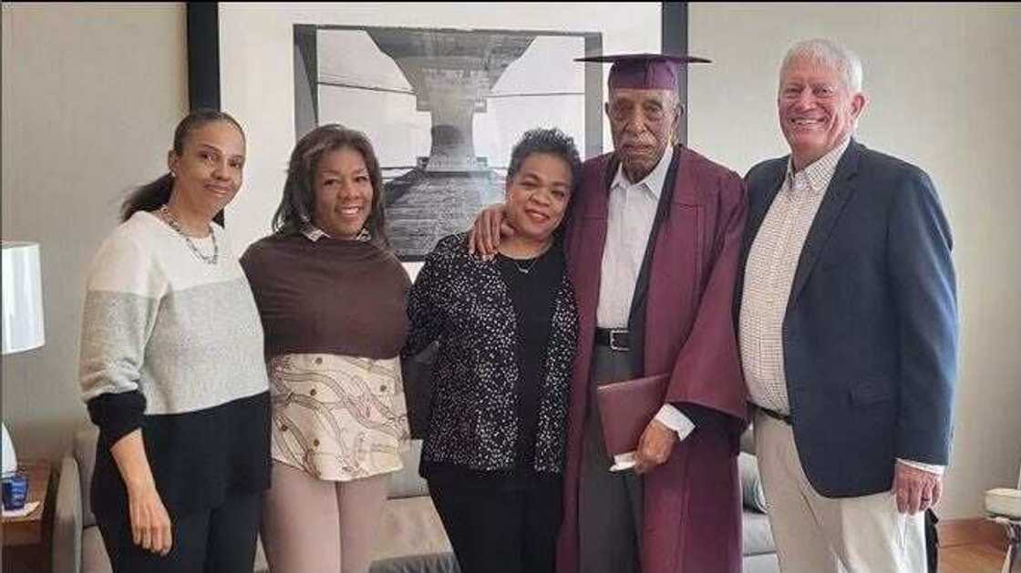 Tsoho ya cika burinsa Tsoho ya cika burinsa