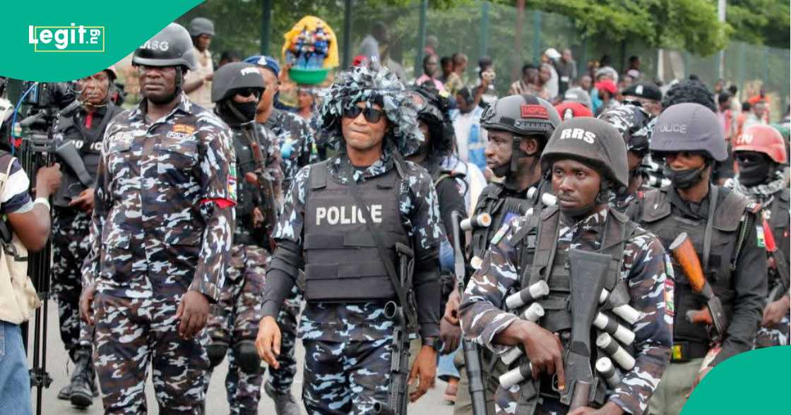 Yan sandan Najeriya. Yan sandan Najeriya.