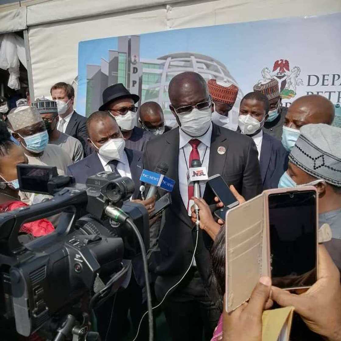Worries, uncertainty as FG tells Nigerians to get ready for another hike in petrol price Worries, uncertainty as FG tells Nigerians to get ready for another hike in petrol price