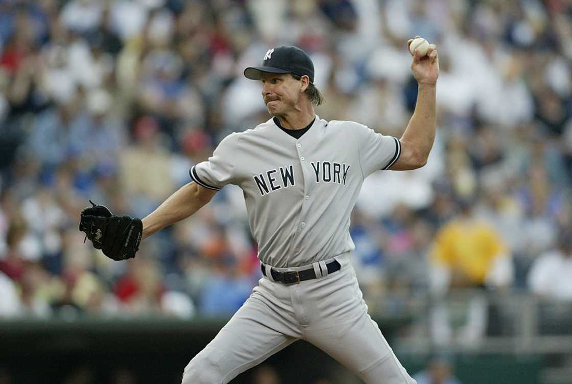 Randy Johnson delivers a pitch Randy Johnson delivers a pitch