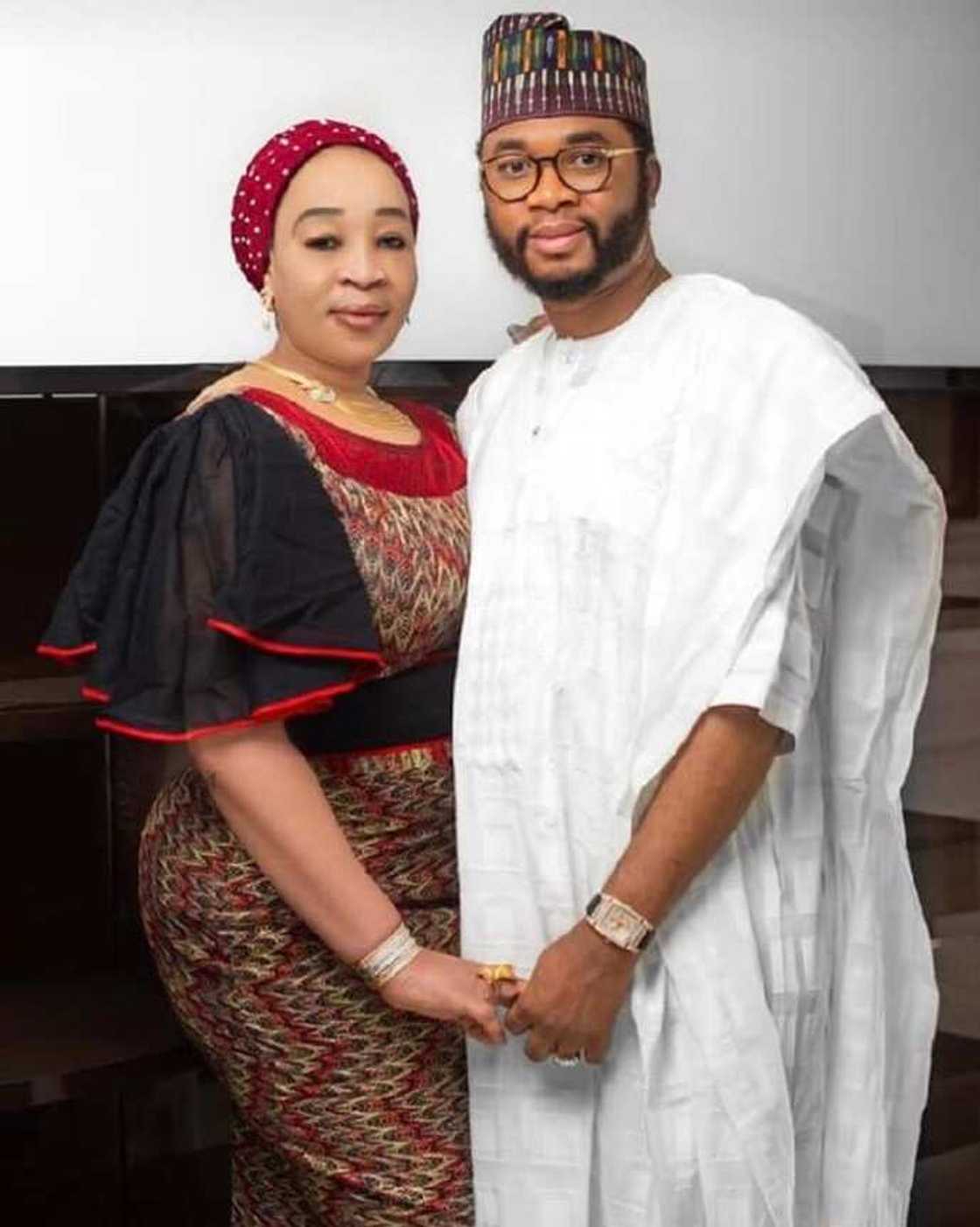 Hauwa, matar tsohon gwamnan arewa da ya mutu ta auri San Turakin Malumfashi Hauwa, matar tsohon gwamnan arewa da ya mutu ta auri San Turakin Malumfashi