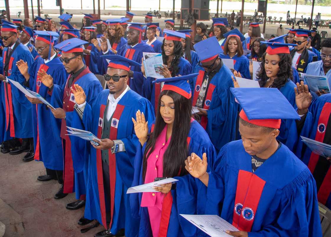 Madonna University students graduating Madonna University students graduating