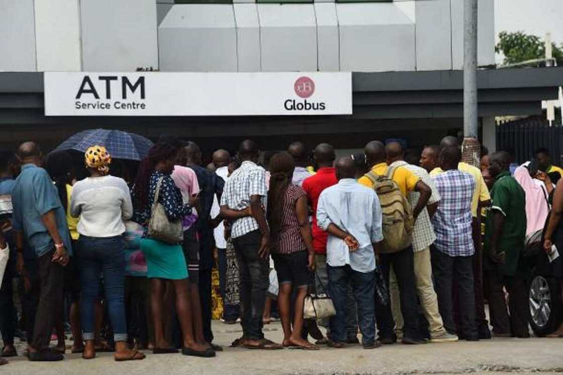 Nigerians suffer in efforts to get new naira notes Nigerians suffer in efforts to get new naira notes