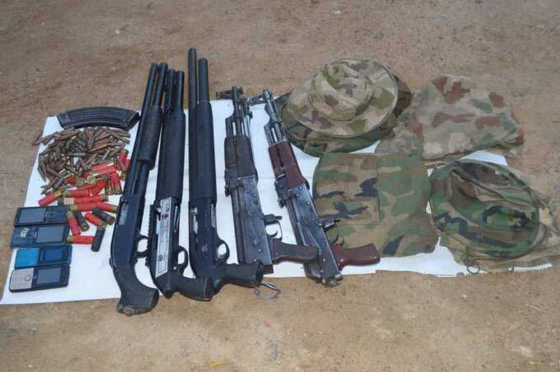 Kayan sojoji mu ke karba haya idan zamu fita aiki - Mai garkuwa da mutane Kayan sojoji mu ke karba haya idan zamu fita aiki - Mai garkuwa da mutane