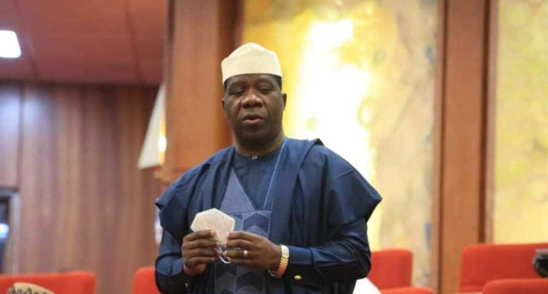 Michael Opeyemi Bamidele ne shugaban masu rinjaye na Majalisar Dattawa Michael Opeyemi Bamidele ne shugaban masu rinjaye na Majalisar Dattawa