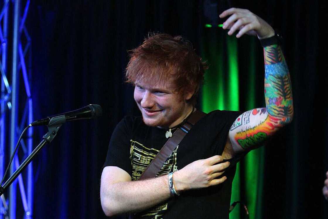 Ed Sheeran et ses 62 tatouages, une vraie passion. Que représentent-ils ?