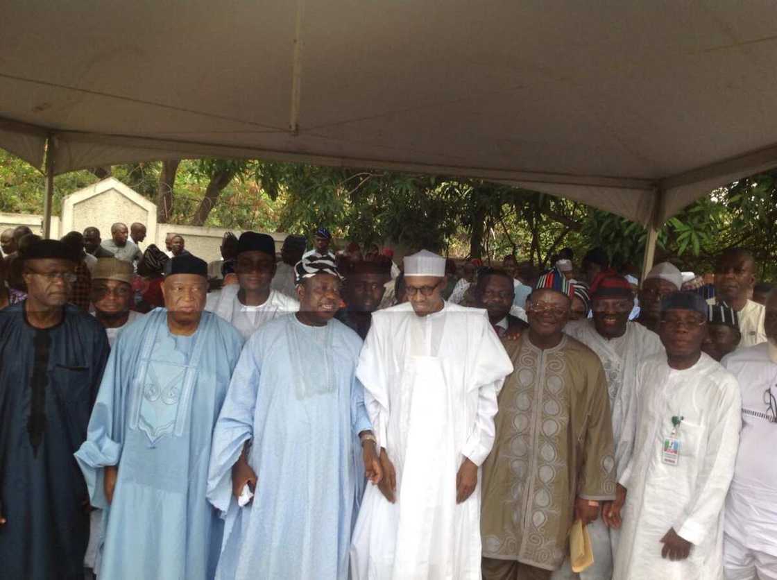 Ku Cigaba Da Hakuri Da Gwamnatin Buhari, APC, Minista Ya Roƙi Yan Najeria