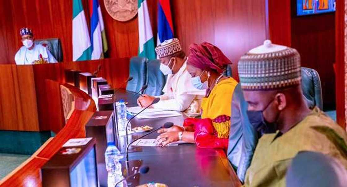 Shugaban Najeriya ya yabi Matasa, ya yi kira su yi koyi da shi a tafiyar APC Shugaban Najeriya ya yabi Matasa, ya yi kira su yi koyi da shi a tafiyar APC