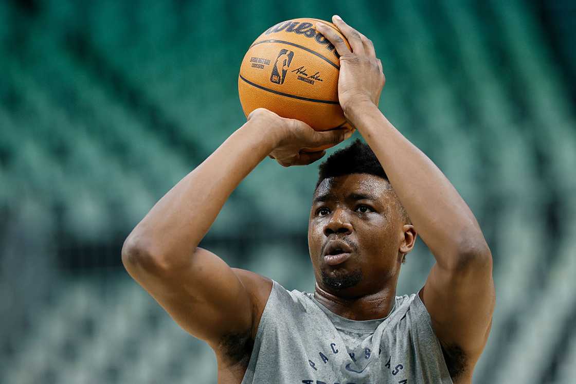 Thomas Bryant throws the ball during practice Thomas Bryant throws the ball during practice