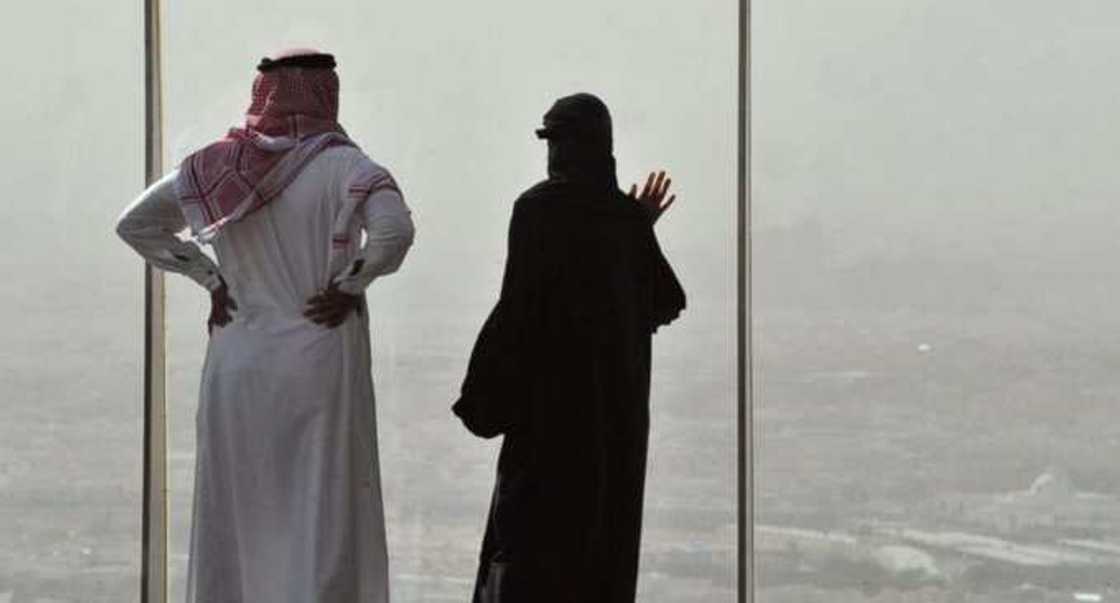 Ba zunubi bane mata ta kaurace wa shimfidar mijinta saboda coronavirus - Malamin addinin Musulunci Ba zunubi bane mata ta kaurace wa shimfidar mijinta saboda coronavirus - Malamin addinin Musulunci