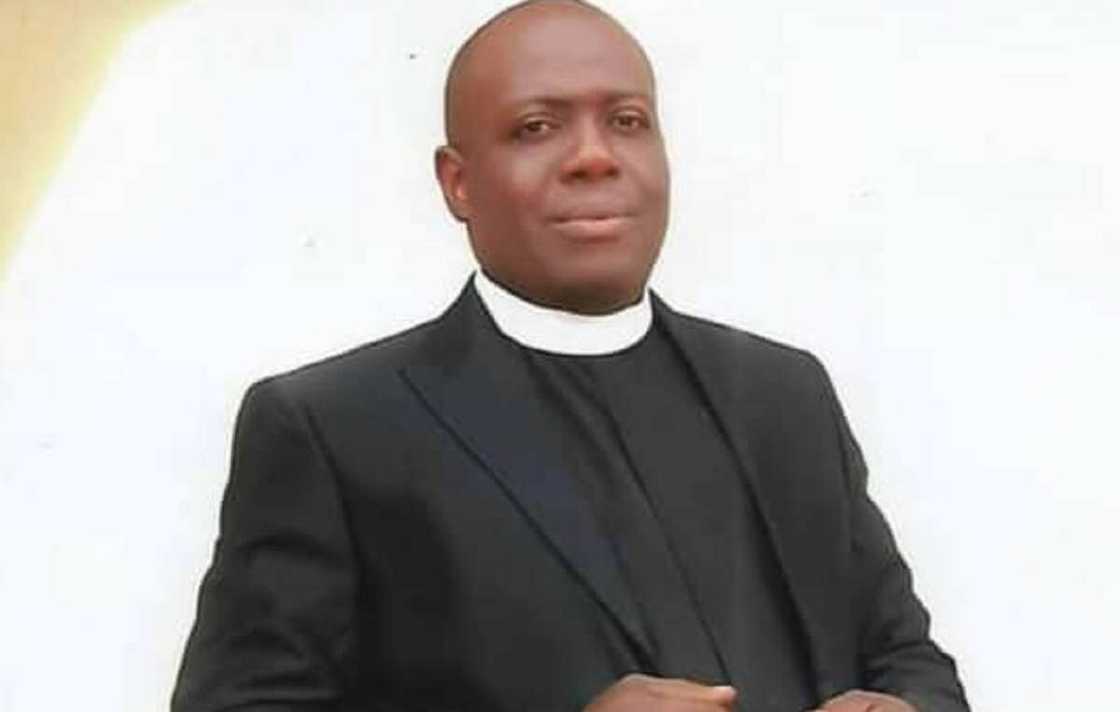 Da duminsa: 'Yan bindiga sun bindige shugaban cocin Anglika har lahira a Imo Da duminsa: 'Yan bindiga sun bindige shugaban cocin Anglika har lahira a Imo