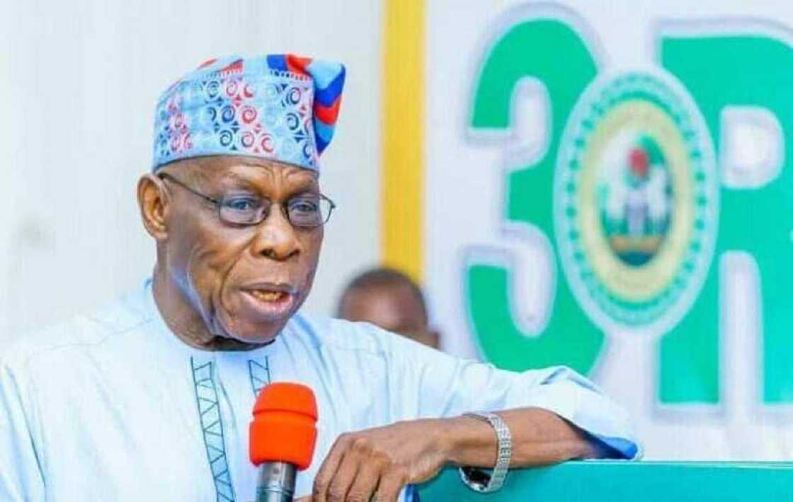 Olusegun Obasanjo ya nesanta kansa da matarsa Olusegun Obasanjo ya nesanta kansa da matarsa