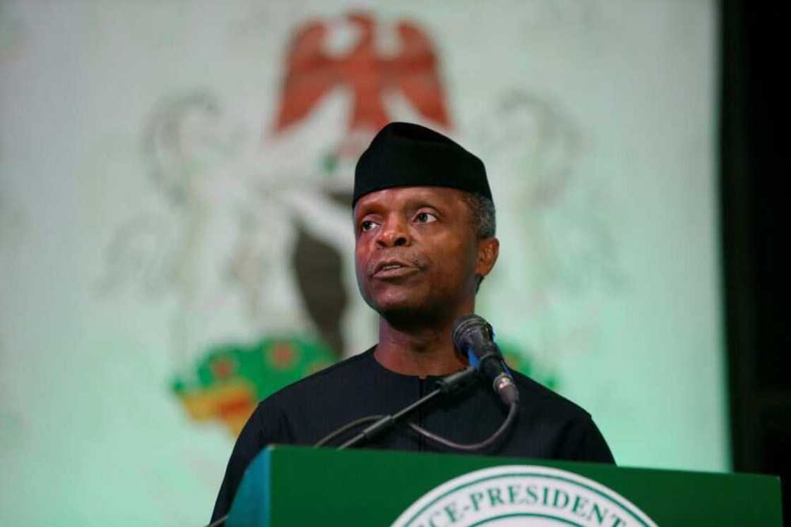 Mataimakin Shugaban kasa Osinbajo ya ci gyaran matakin da Buhari, CBN, su ka dauka Mataimakin Shugaban kasa Osinbajo ya ci gyaran matakin da Buhari, CBN, su ka dauka