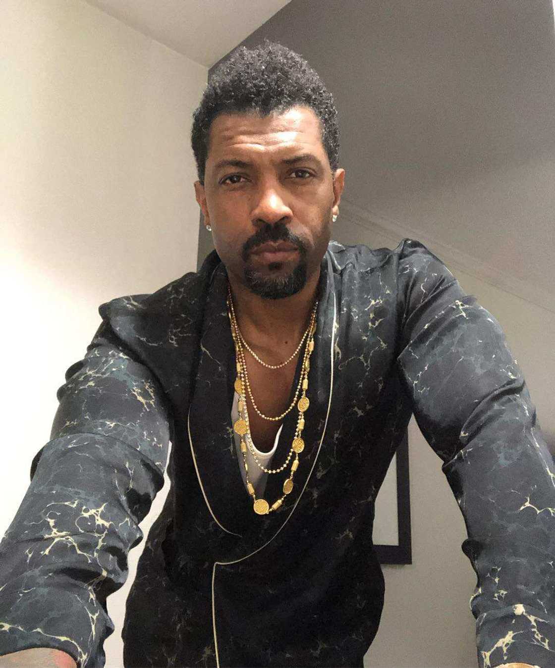 Deon Cole height Deon Cole height