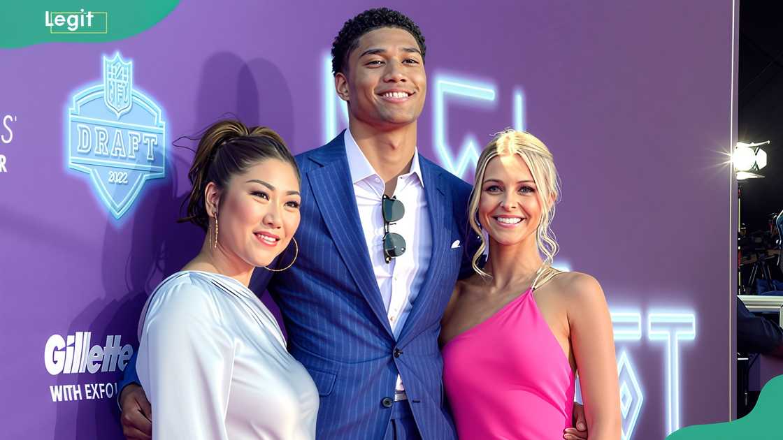 Jackie Hamilton, Kyle Hamilton, and Reese Damm at the 2022 NFL Draft