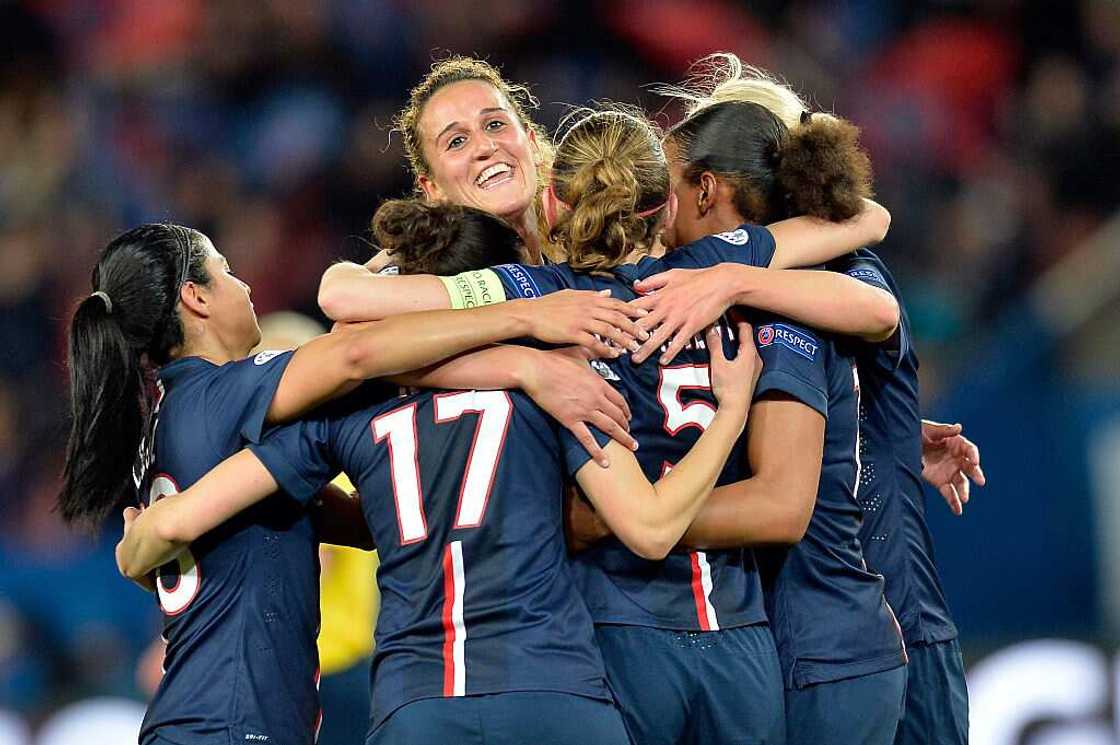 Les succès de Kheira Hamraoui : salaire et palmarès de la footballeuse Les succès de Kheira Hamraoui : salaire et palmarès de la footballeuse