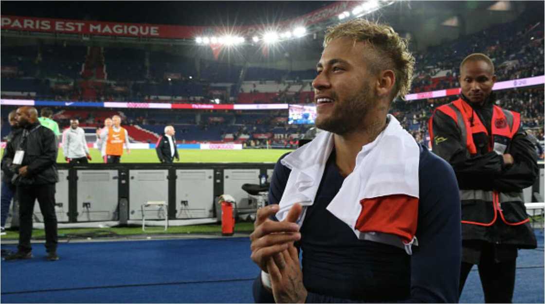 Neymar: Duba gidansa mai darajar N3.3bn da ke Paris tare da Ferrari din sa me darajar N130m Neymar: Duba gidansa mai darajar N3.3bn da ke Paris tare da Ferrari din sa me darajar N130m