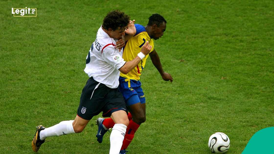 Ecuador, Christian Lara, England, Owen Hargreaves, 2006 World Cup, FIFA, Germany.