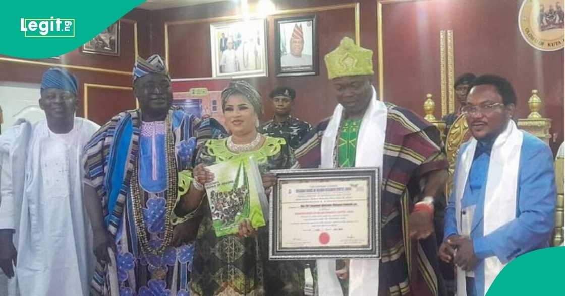 Oba Dr Hammed Makama Oyelude, Olowu of Kuta Kingdom, responded to his recent Hall of Fame induction. Oba Dr Hammed Makama Oyelude, Olowu of Kuta Kingdom, responded to his recent Hall of Fame induction.