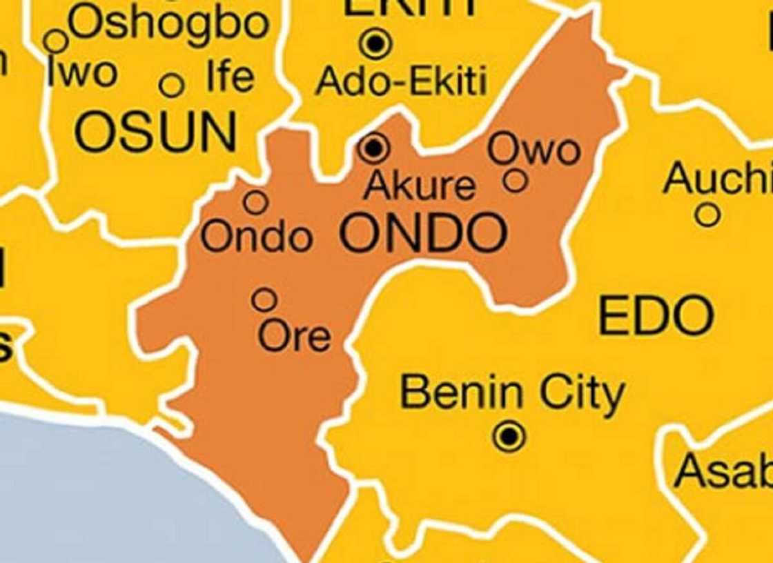 Mutum 10 sun mutu sakamakon trela da ta afka musu a kasuwa Mutum 10 sun mutu sakamakon trela da ta afka musu a kasuwa