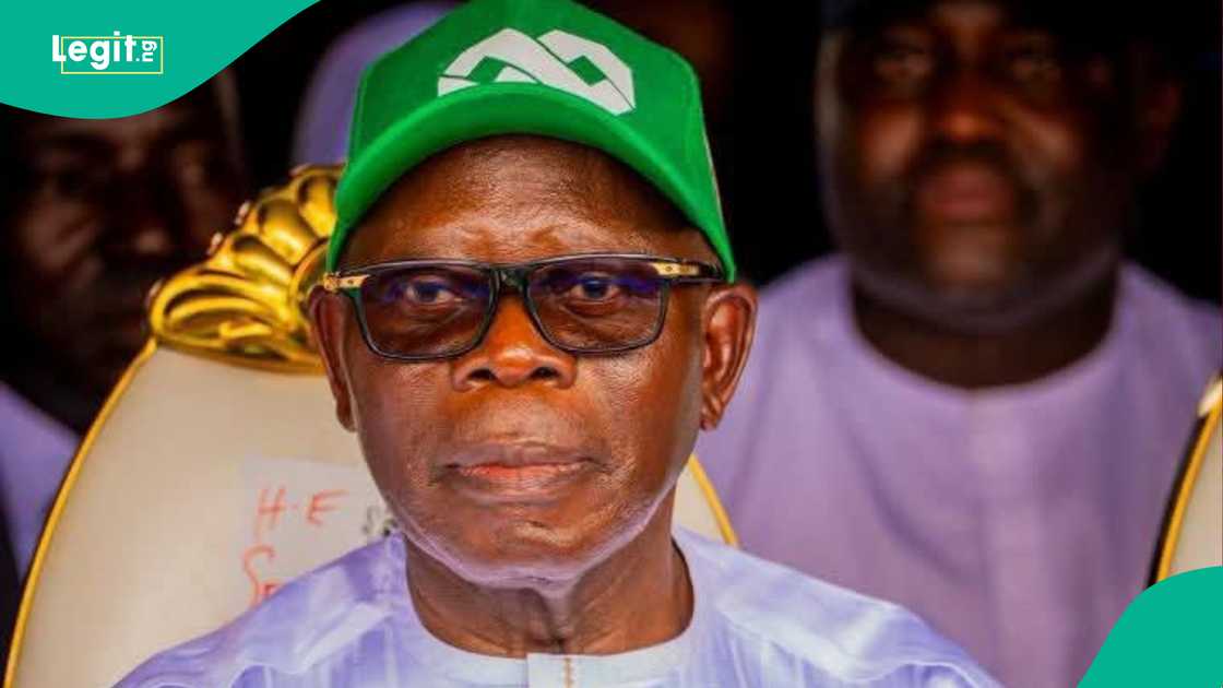 Oshiomhole ya yi magana kan laifuffukan siyasa Oshiomhole ya yi magana kan laifuffukan siyasa