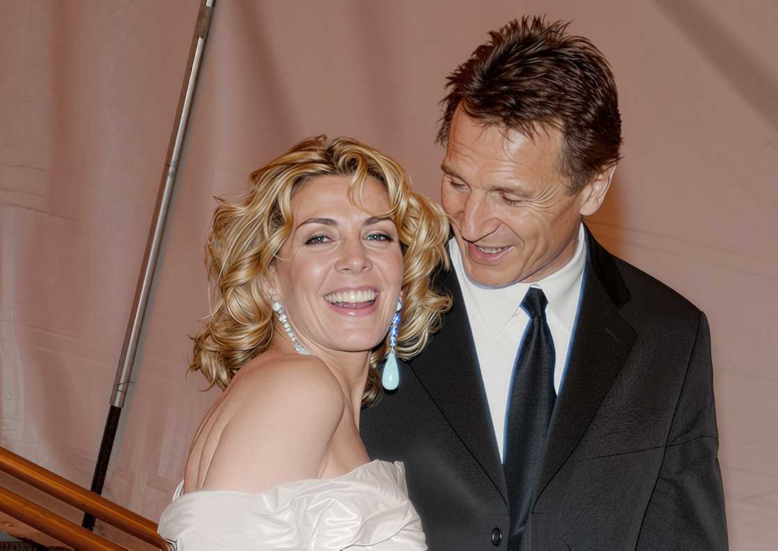 Natasha Richardson and Liam Neeson pose together at The Metropolitan Museum of Art Natasha Richardson and Liam Neeson pose together at The Metropolitan Museum of Art