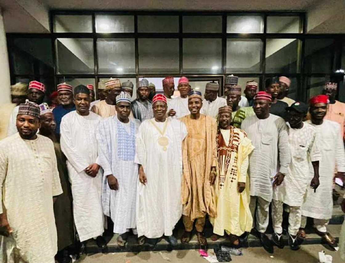 Kano: Shugaban Ma'aikatan Fadar Ganduje, Shugabannin Ƙananan Hukumomi 2 Da Auditan APC Sun Koma NNPP Kano: Shugaban Ma'aikatan Fadar Ganduje, Shugabannin Ƙananan Hukumomi 2 Da Auditan APC Sun Koma NNPP