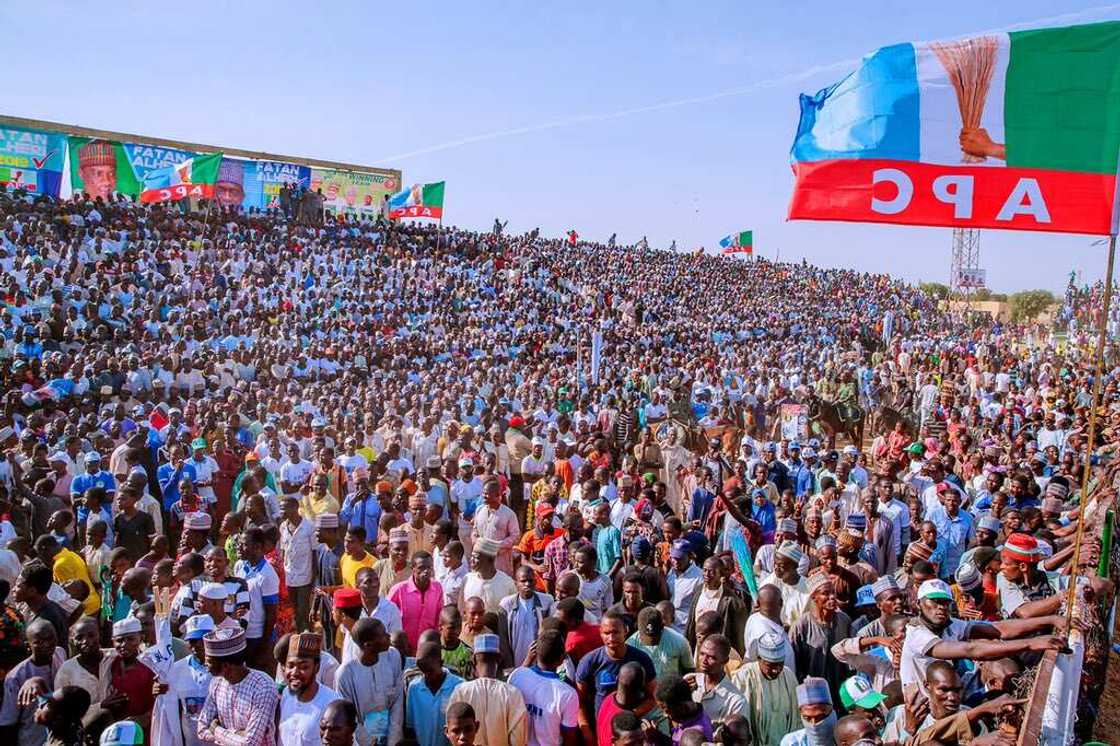 Kamfen: Taron yakin neman zaben Buhari a Damaturu ya bayar da mamaki, hotuna Kamfen: Taron yakin neman zaben Buhari a Damaturu ya bayar da mamaki, hotuna