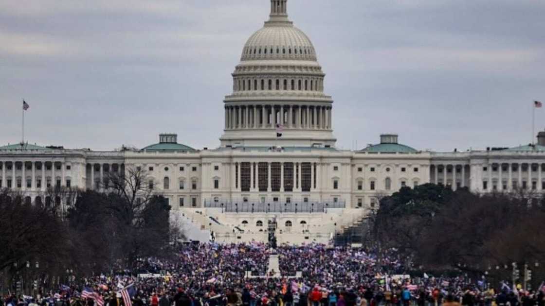 US election: US Capitol goes into lockdown as pro-Trump protesters storm buildings US election: US Capitol goes into lockdown as pro-Trump protesters storm buildings