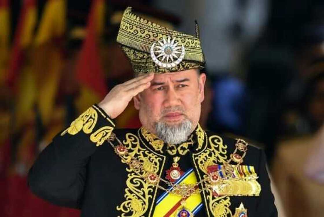 Soyayya? Sarkin Malaysia yayi murabus don ya auri sarauniyar kyan Rasha Soyayya? Sarkin Malaysia yayi murabus don ya auri sarauniyar kyan Rasha