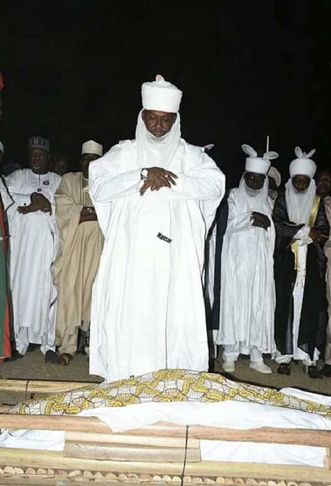 An yi jana'izar marigayi AVM Hamza Abdullahi a mahaifar sa An yi jana'izar marigayi AVM Hamza Abdullahi a mahaifar sa