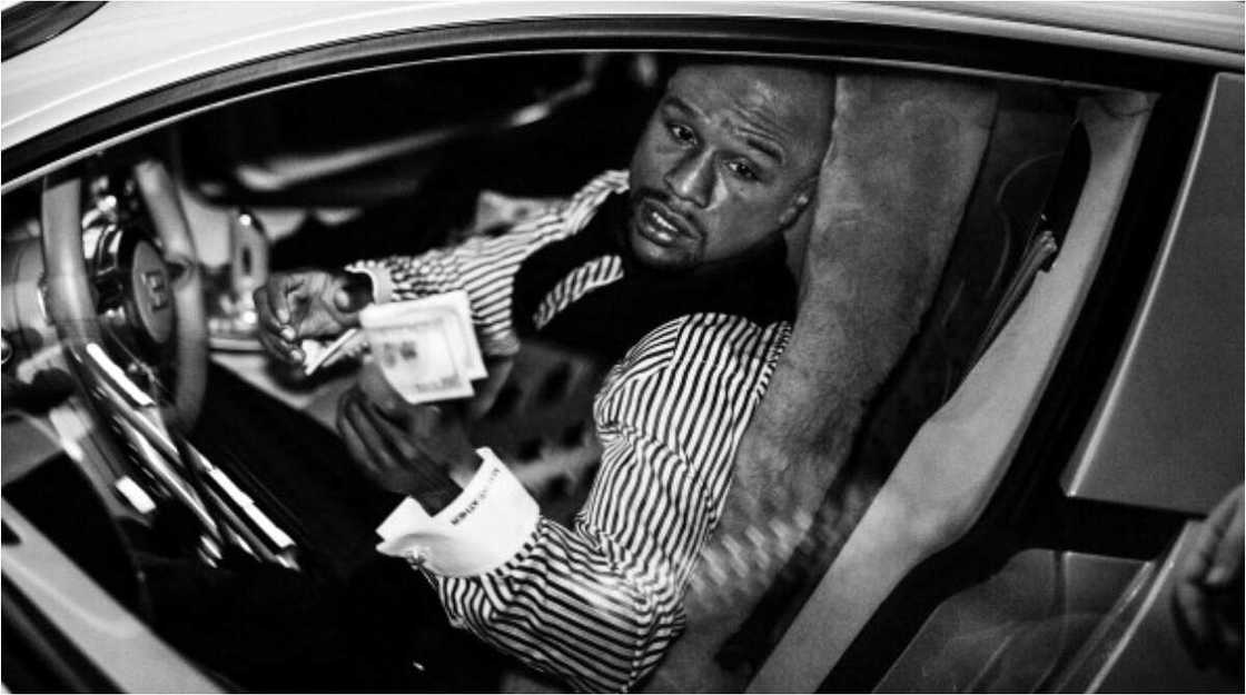 Inside Floyd Mayweather’s amazing £20m car collection with white vehicles in Las Vegas and same motors in black in LA Inside Floyd Mayweather’s amazing £20m car collection with white vehicles in Las Vegas and same motors in black in LA