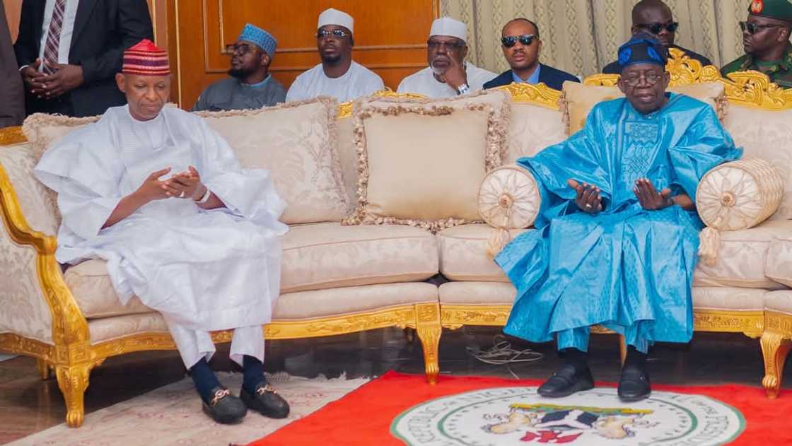 Shugaba Tinubu ya je ta'aziyyar Dantata Shugaba Tinubu ya je ta'aziyyar Dantata