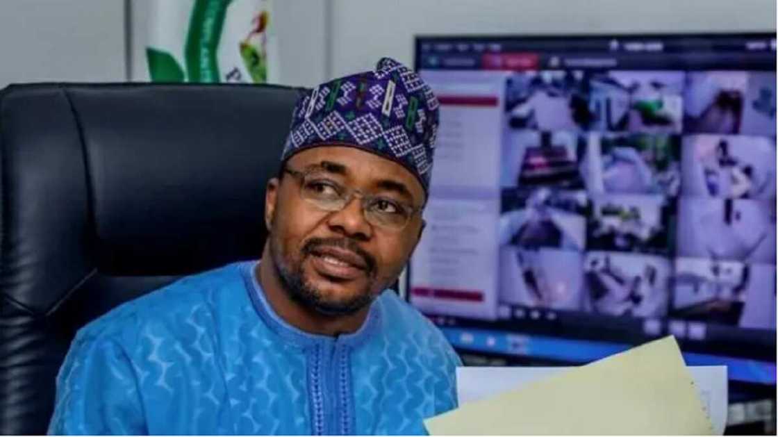 Kano: Dakataccen Shugaban Hukumar Yaƙi Da Rashawa, Muhuyi, Ya Janye Daga Takarar Gwamna, Ya Ci Zaɓen Sanata Kano: Dakataccen Shugaban Hukumar Yaƙi Da Rashawa, Muhuyi, Ya Janye Daga Takarar Gwamna, Ya Ci Zaɓen Sanata