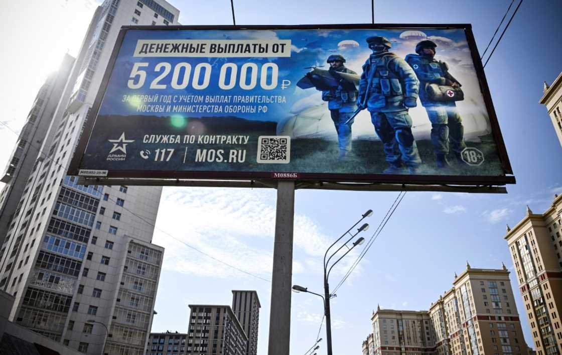 Russia offers huge wages to those signing up to fight Russia offers huge wages to those signing up to fight