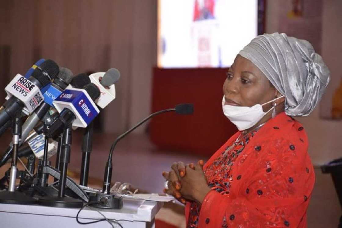 Yanzu-Yanzu: Buhari ya naɗa wadda ta rubuta littafi kan Aisha muƙami a UNESCO Yanzu-Yanzu: Buhari ya naɗa wadda ta rubuta littafi kan Aisha muƙami a UNESCO