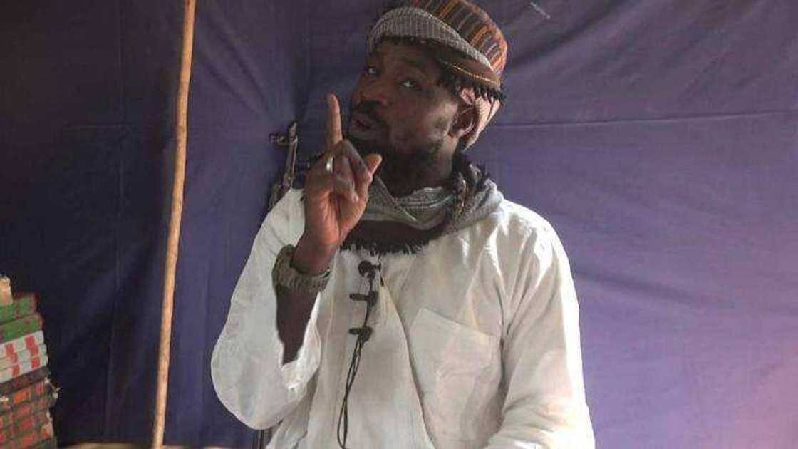 Ana zaman dar-dar a Boko Haram yayin da Kwamandojin ISWAP suka juya wa Shekau baya