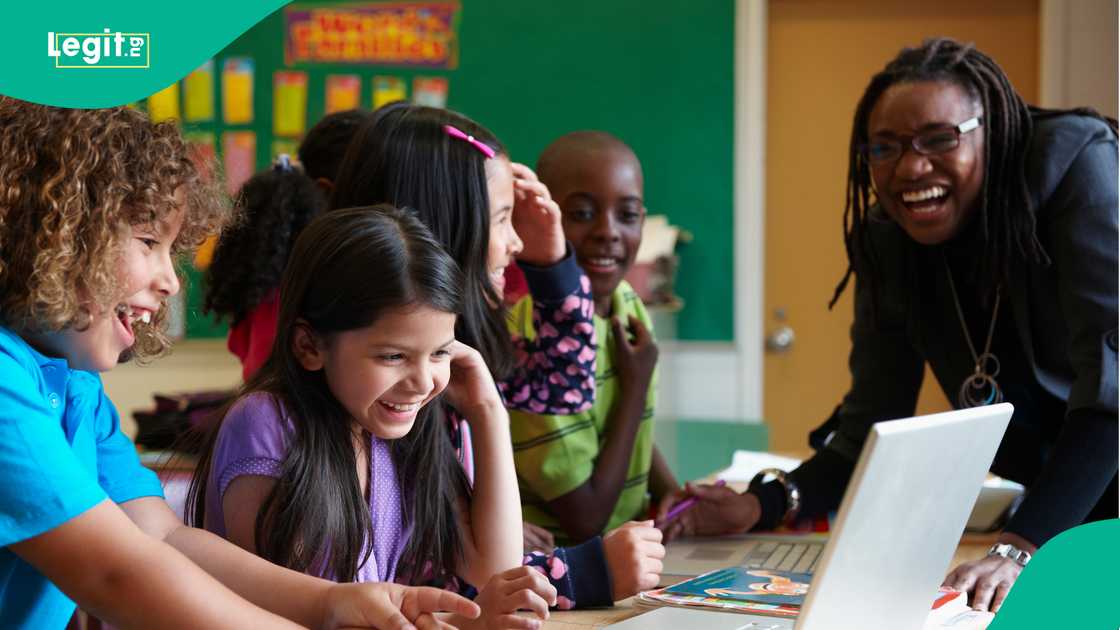 Students follow technology guidelines that restrict non‑educational use during lessons. Students follow technology guidelines that restrict non‑educational use during lessons.