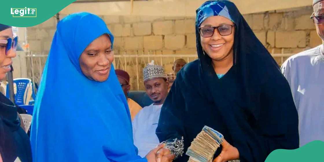 Katsina state government rewards woman who returned over N700, 000 Katsina state government rewards woman who returned over N700, 000