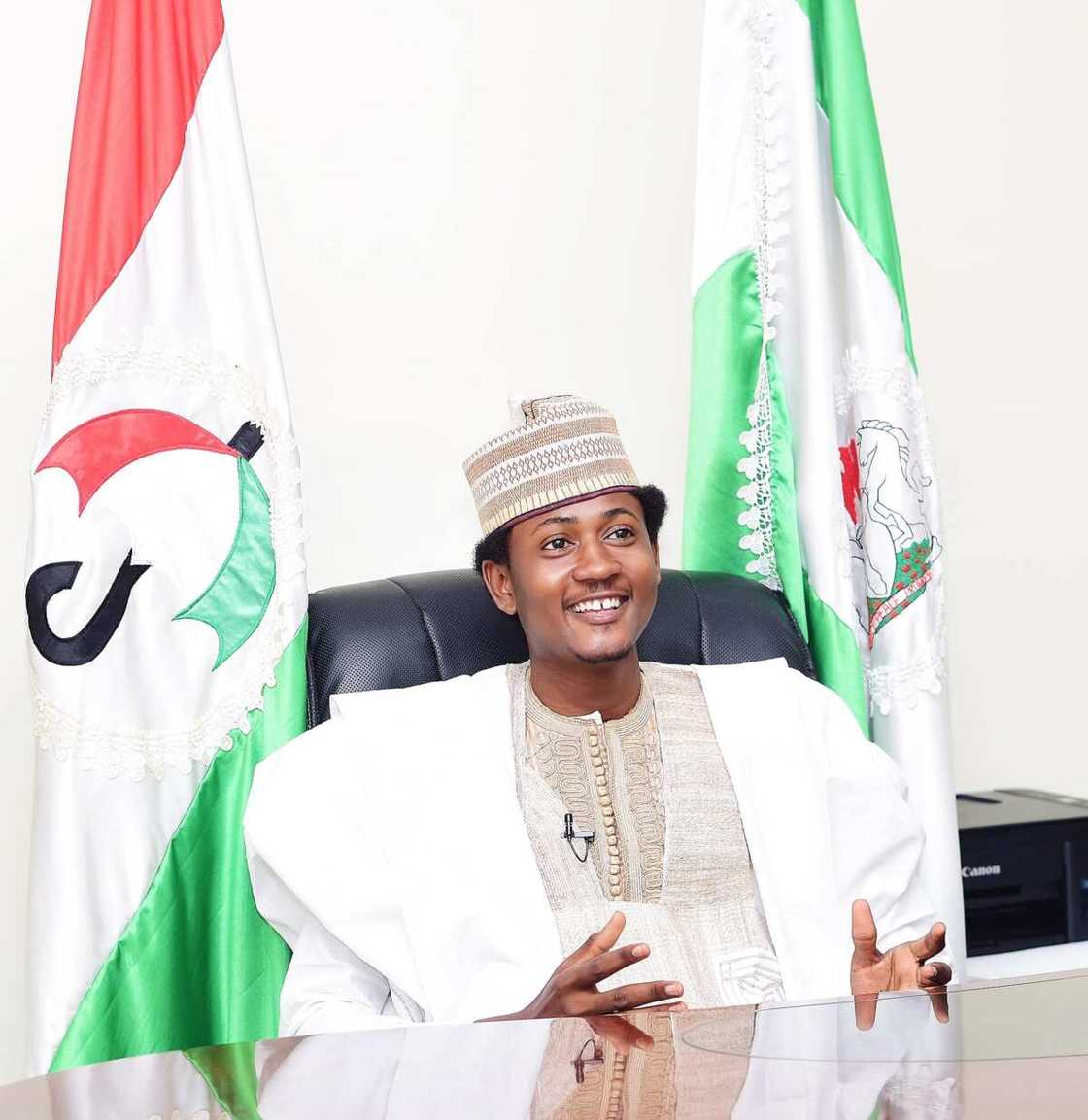 Bayan lashe zabe, sabon shugaban matasan PDP ya magantu kan nasararsa Bayan lashe zabe, sabon shugaban matasan PDP ya magantu kan nasararsa