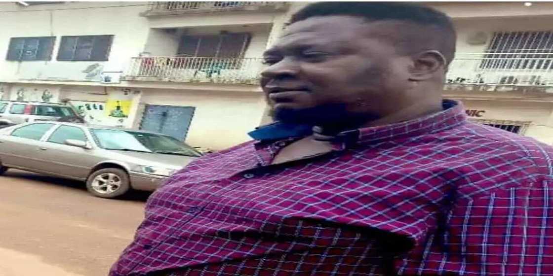 Yadda wani ya mayar da N1.8m da ya gani a kwalin taliya bayan siyayyar da yayi Yadda wani ya mayar da N1.8m da ya gani a kwalin taliya bayan siyayyar da yayi