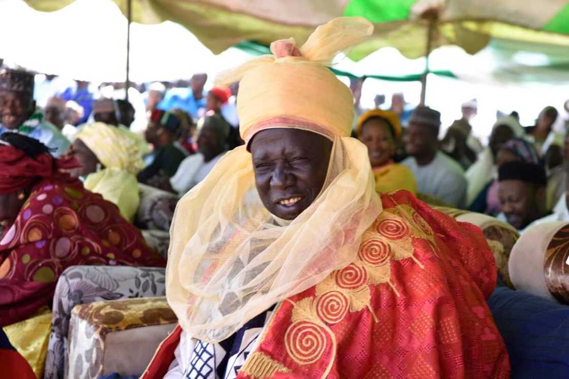 First-Class Traditional Ruler First-Class Traditional Ruler