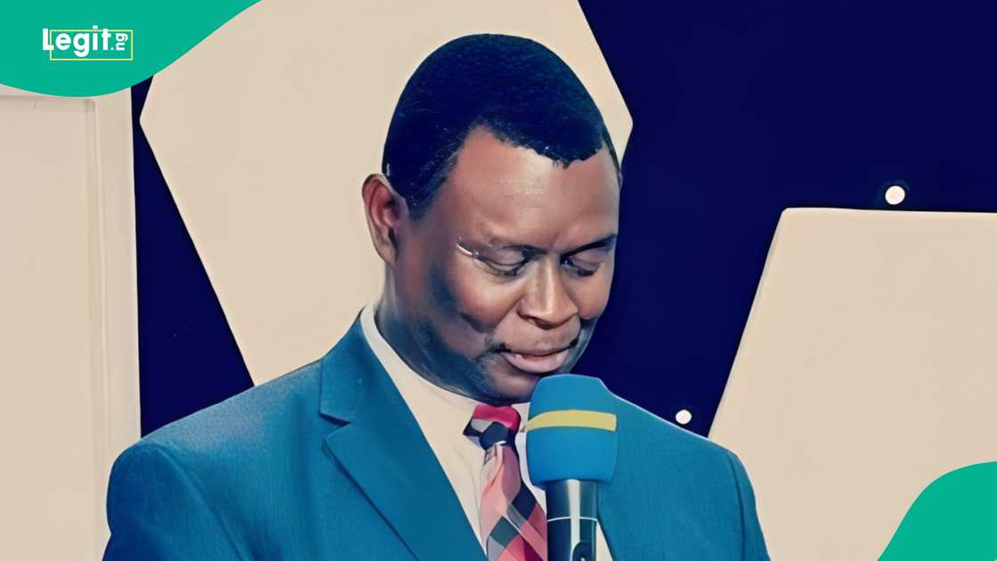 Pastor Adeboye shows support to Mike Bamiloye and team over Agbara Nla