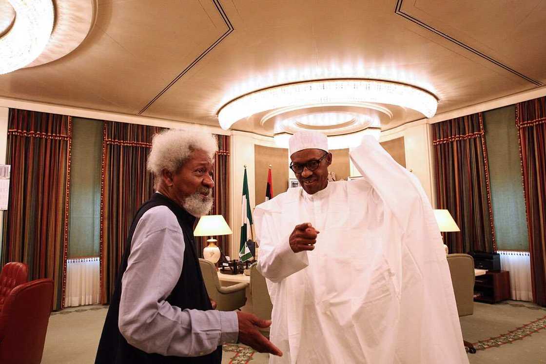 Yaki da rashin gaskiya: Shugaban kasa Buhari ya sallama inji Wole Soyinka